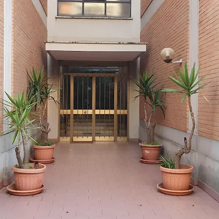 Alojamento de Acomodação e Pequeno-almoço Roma Suites 4*