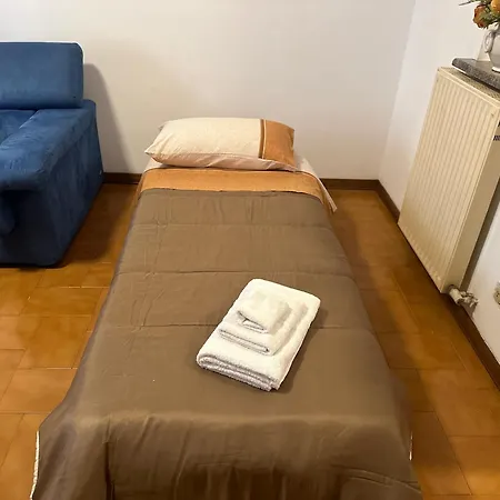 Roma Suites 2*