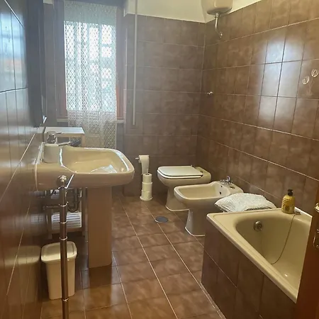 Roma Suites 2*
