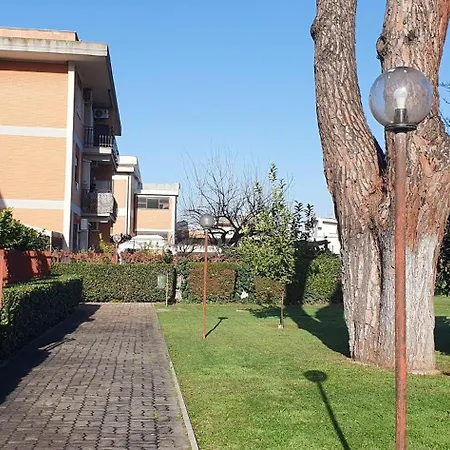 Roma Suites 2*